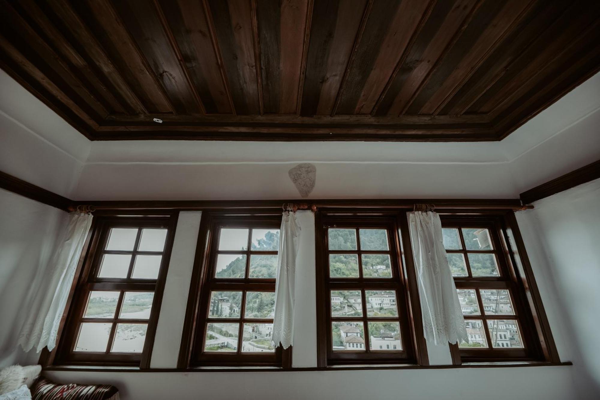 Hotel Ansel Berat Extérieur photo